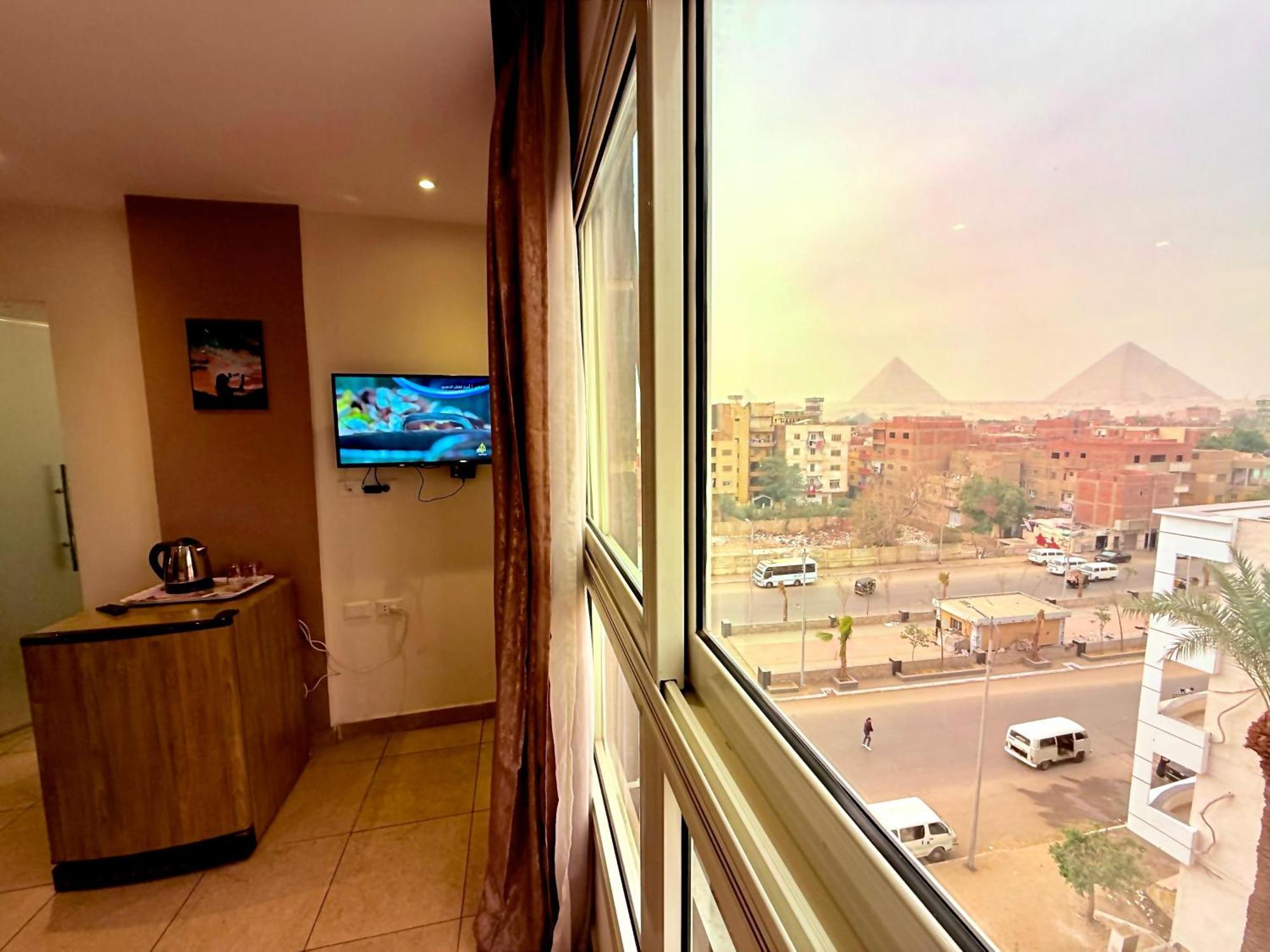 Topaz Pyramids View Inn Kafret el-Gabal Buitenkant foto